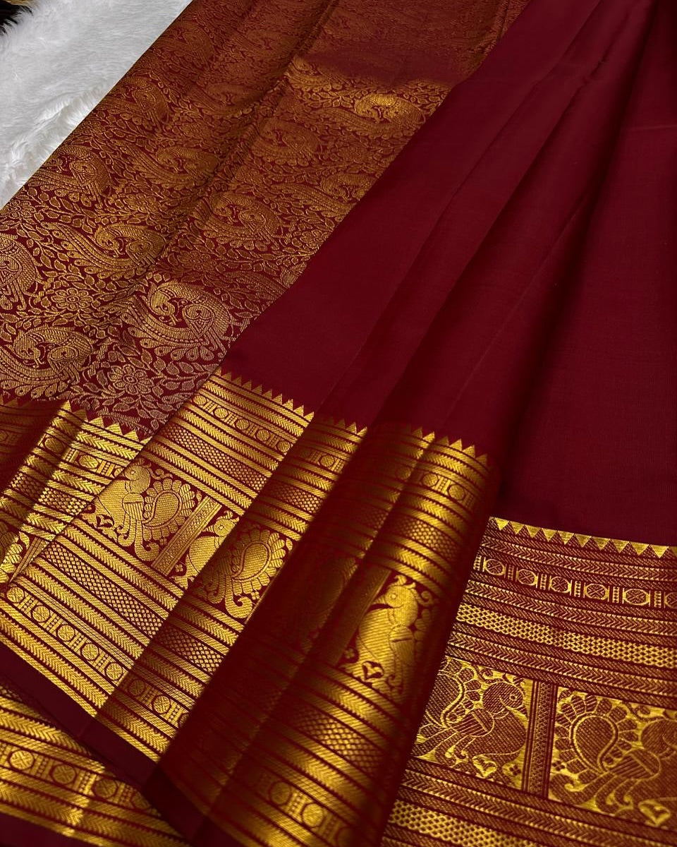 Phenomenal Red Soft Banarasi Silk Saree With Captivating Blouse Piece