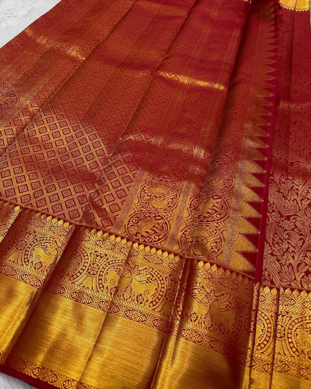 Whimsical Red Soft Banarasi Silk Saree With Pleasant Blouse Piece