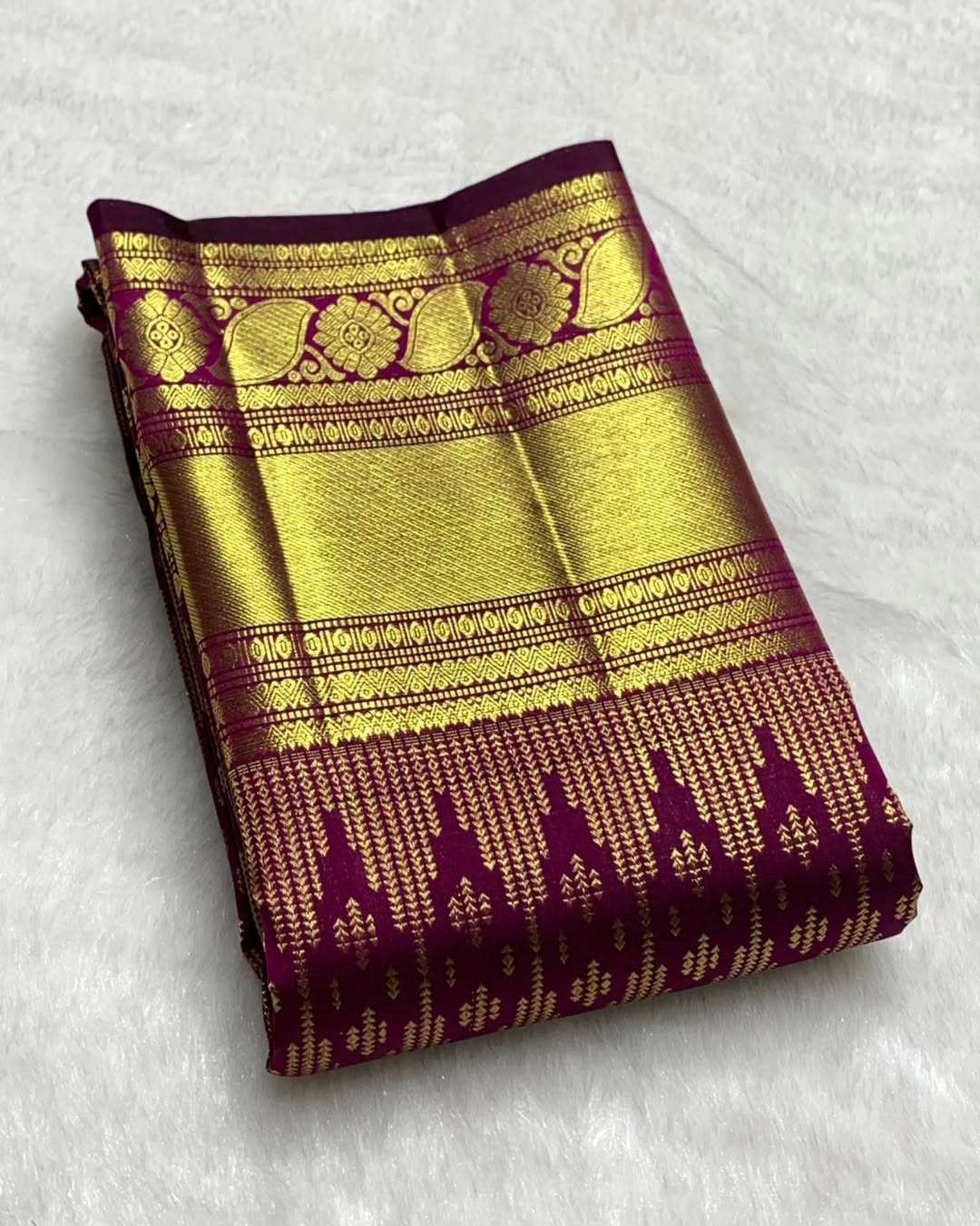 Comely Pruple Soft Banarasi Silk Saree With Nectarous Blouse Piece