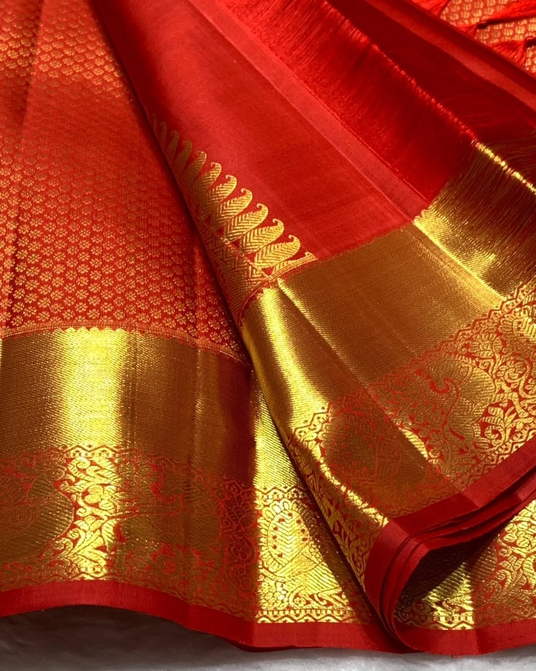 Groovy Red Soft Banarasi Silk Saree With Traditional Blouse Piece