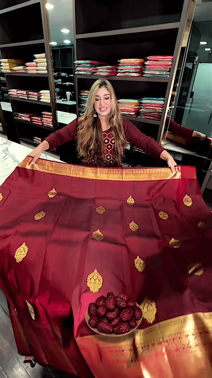 Breathtaking Maroon Soft Banarasi Silk Saree With Exquisite Blouse Piece