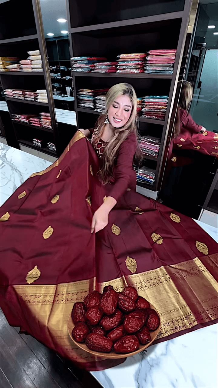 Breathtaking Maroon Soft Banarasi Silk Saree With Exquisite Blouse Piece