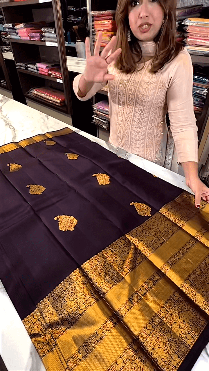 Snappy Purple Soft Banarasi Silk Saree With Blissful Blouse Piece