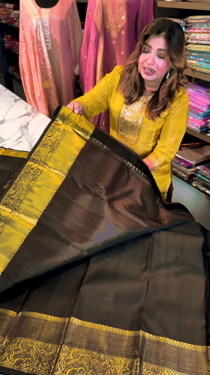 Serendipity Black Soft Banarasi Silk Saree With Adorable Blouse Piece
