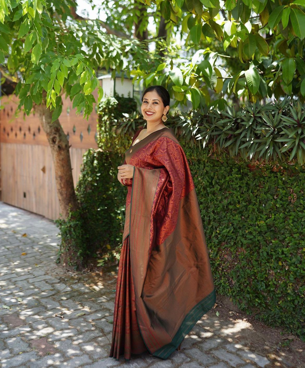 Excellent Maroon Soft Silk Saree With Enchanting Blouse Piece