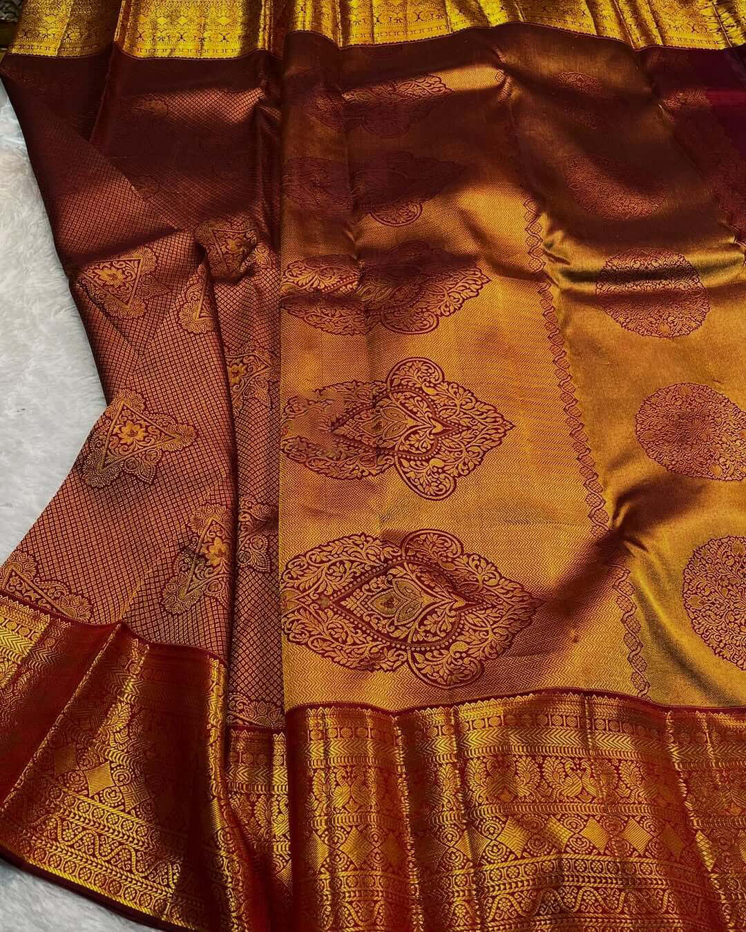 Forbearance Maroon Soft Banarasi Silk Saree With Fragrant Blouse Piece