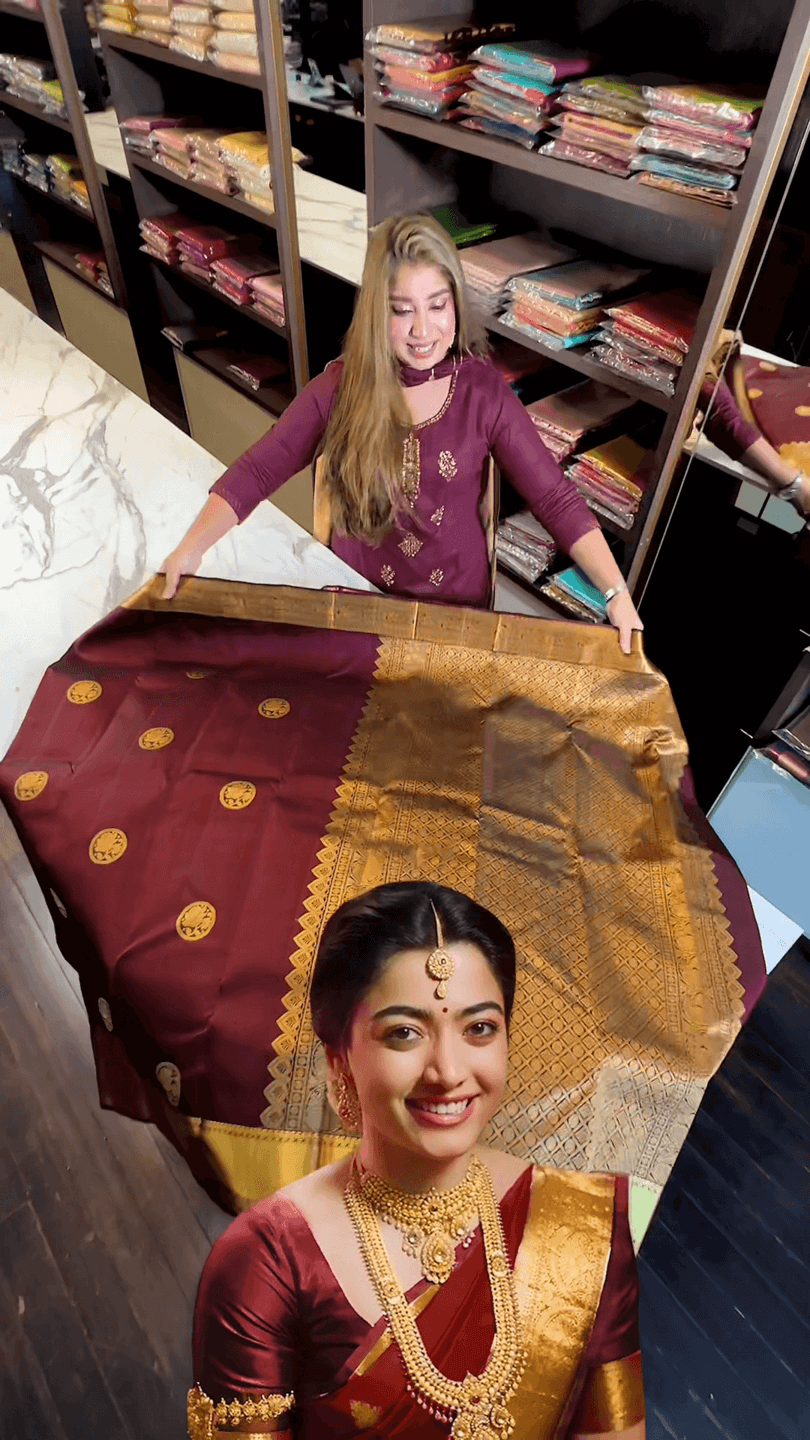 Exceptional Maroon Soft Banarasi Silk Saree With Enthralling Blouse Piece