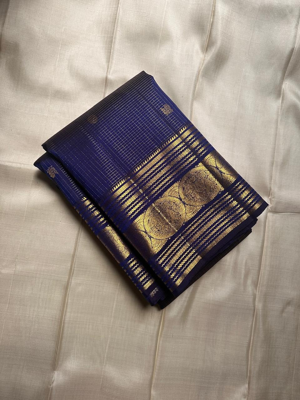 Adorning Navy Blue Soft Banarasi Silk Saree With Engaging Blouse Piece