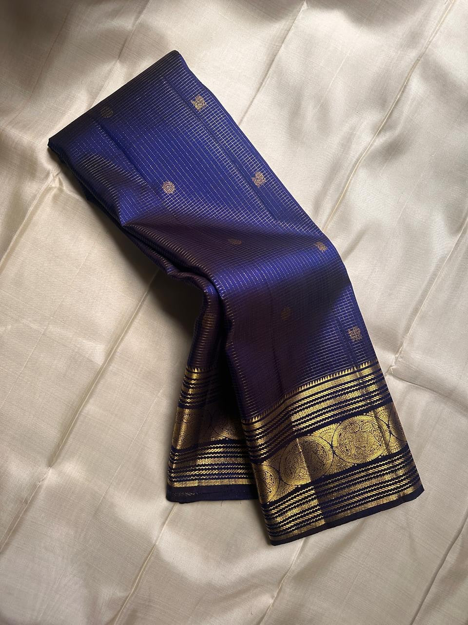 Adorning Navy Blue Soft Banarasi Silk Saree With Engaging Blouse Piece