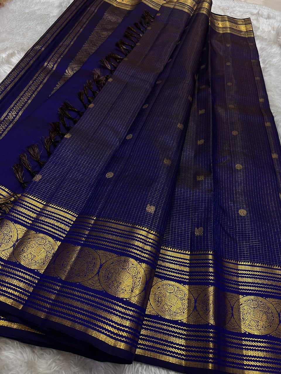 Adorning Navy Blue Soft Banarasi Silk Saree With Engaging Blouse Piece