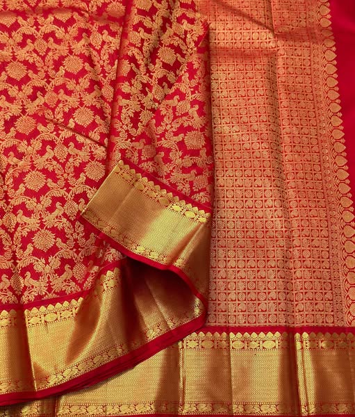 Resplendent Red Soft Banarasi Silk Saree With Invaluable Blouse Piece