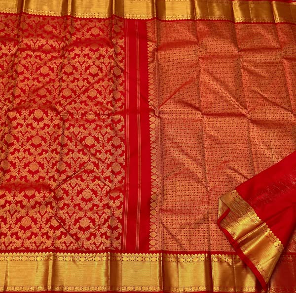 Resplendent Red Soft Banarasi Silk Saree With Invaluable Blouse Piece