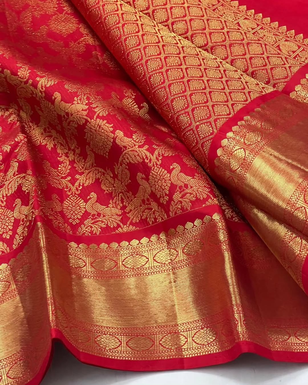 Resplendent Red Soft Banarasi Silk Saree With Invaluable Blouse Piece