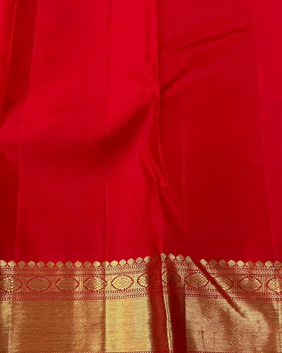 Resplendent Red Soft Banarasi Silk Saree With Invaluable Blouse Piece