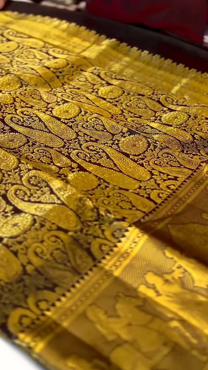 Alluring Brown Soft Banarasi Silk Saree With Deserving Blouse Piece