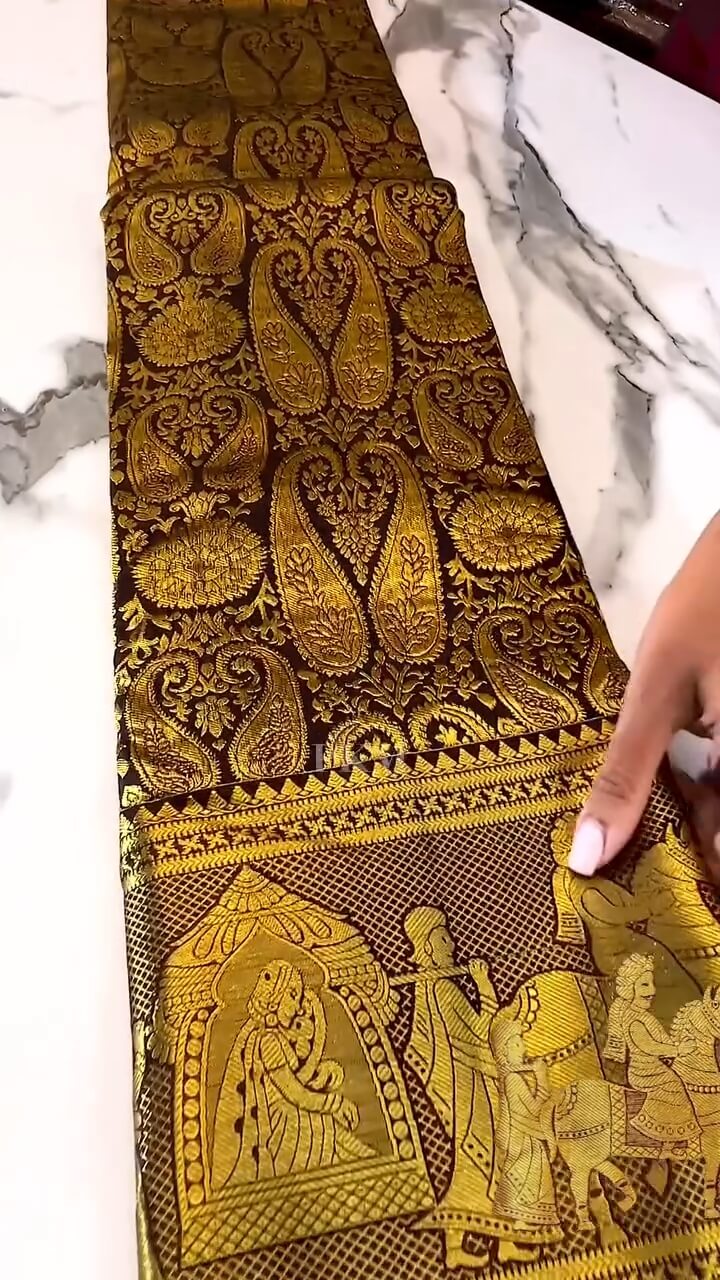 Alluring Brown Soft Banarasi Silk Saree With Deserving Blouse Piece