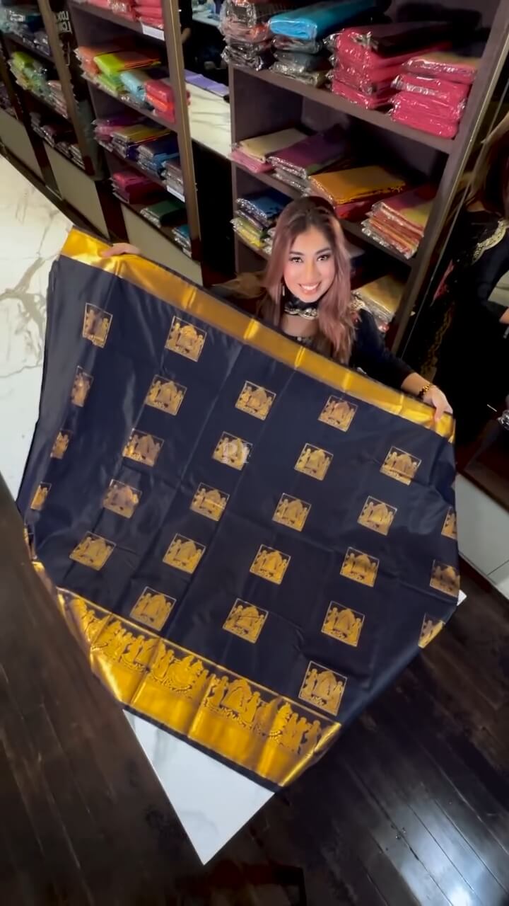 Enthralling Navy Blue Soft Banarasi Silk Saree With Majesty Blouse Piece