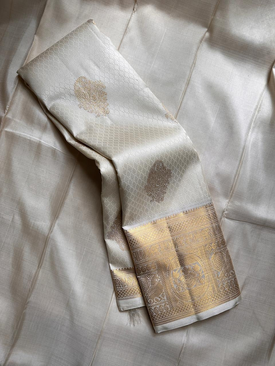 Murmurous Beige Soft Banarasi Silk Saree With Lassitude Blouse Piece