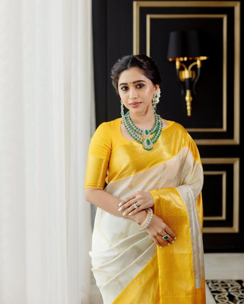 Angelic  White Soft Silk Saree With Smashing Blouse Piece