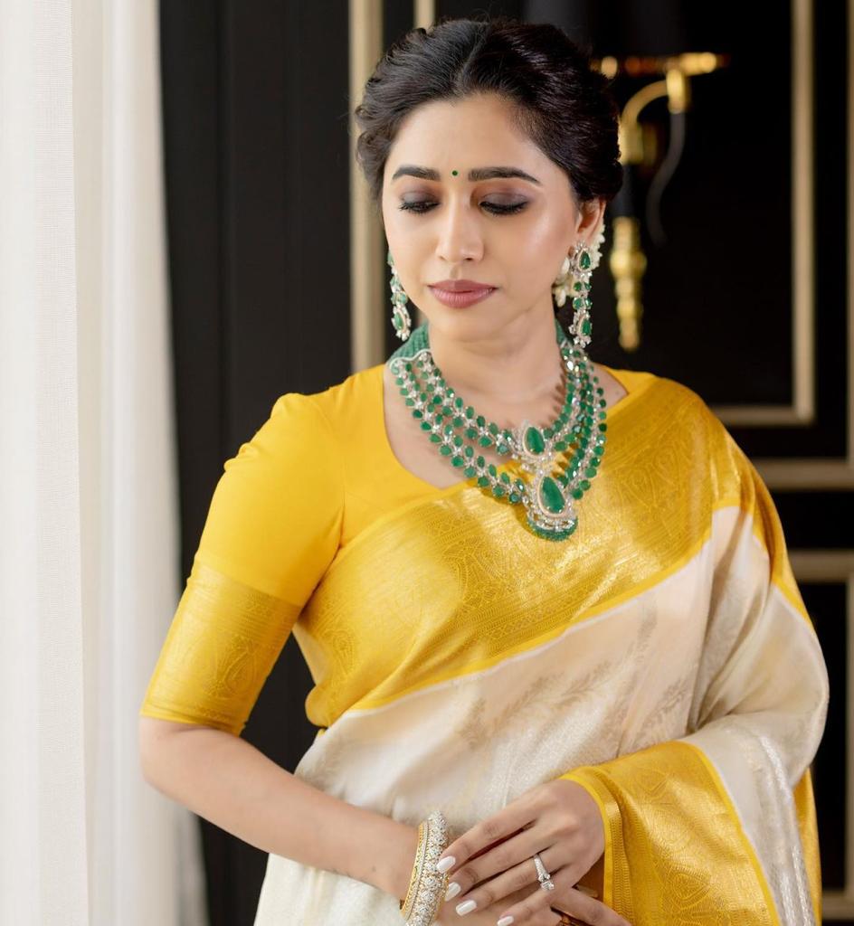 Angelic  White Soft Silk Saree With Smashing Blouse Piece