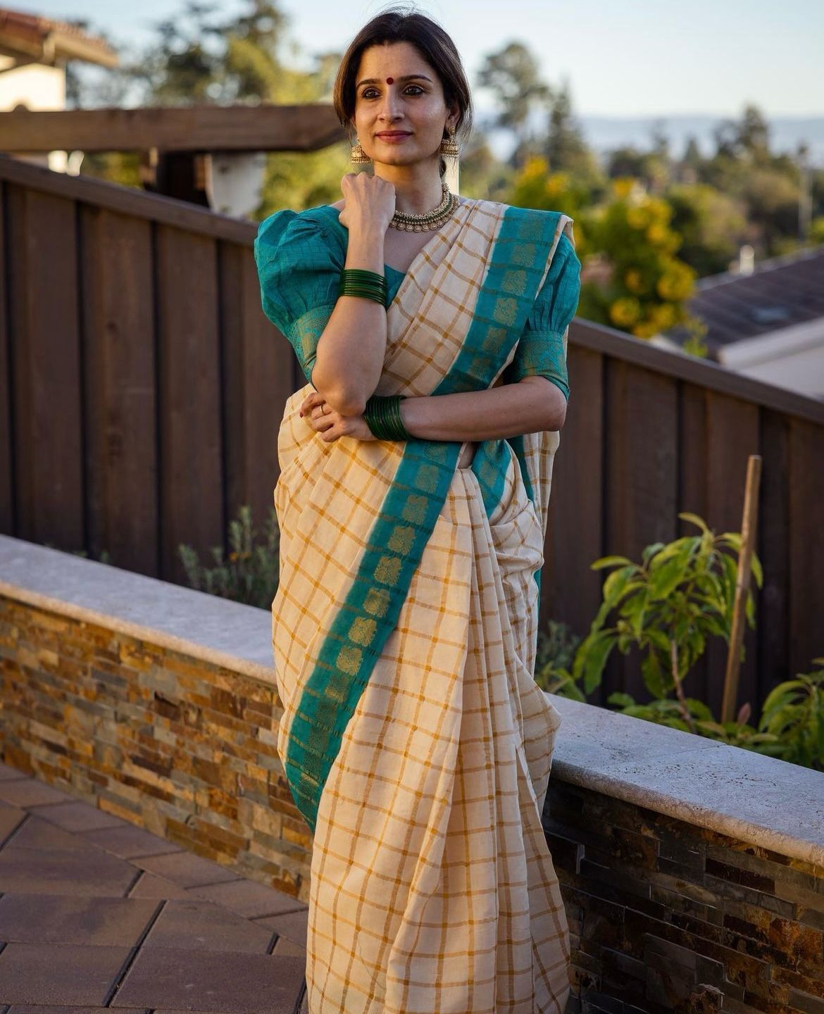 Gossamer Beige Soft Silk Saree With Winsome Blouse Piece