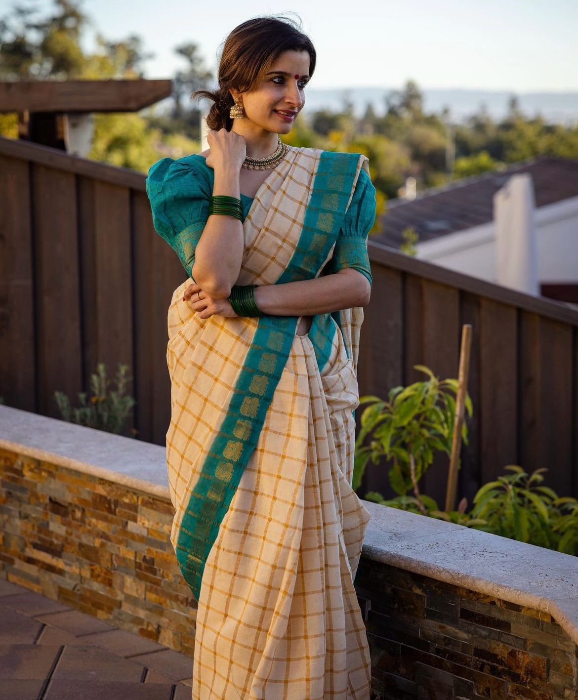 Gossamer Beige Soft Silk Saree With Winsome Blouse Piece