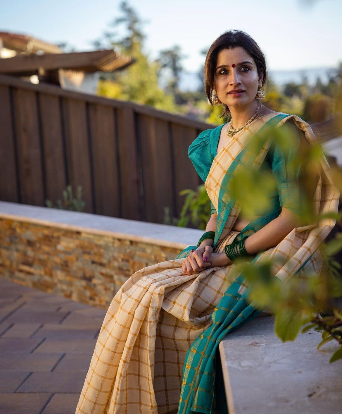 Gossamer Beige Soft Silk Saree With Winsome Blouse Piece