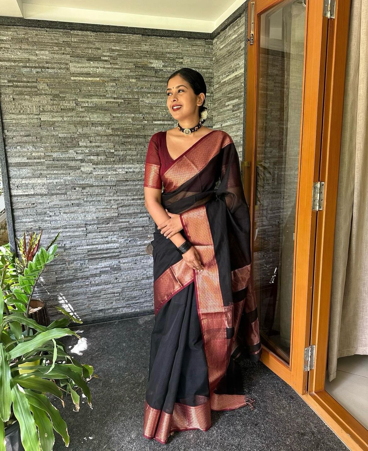Mellifluous Black Soft Silk Saree With Lagniappe Blouse Piece