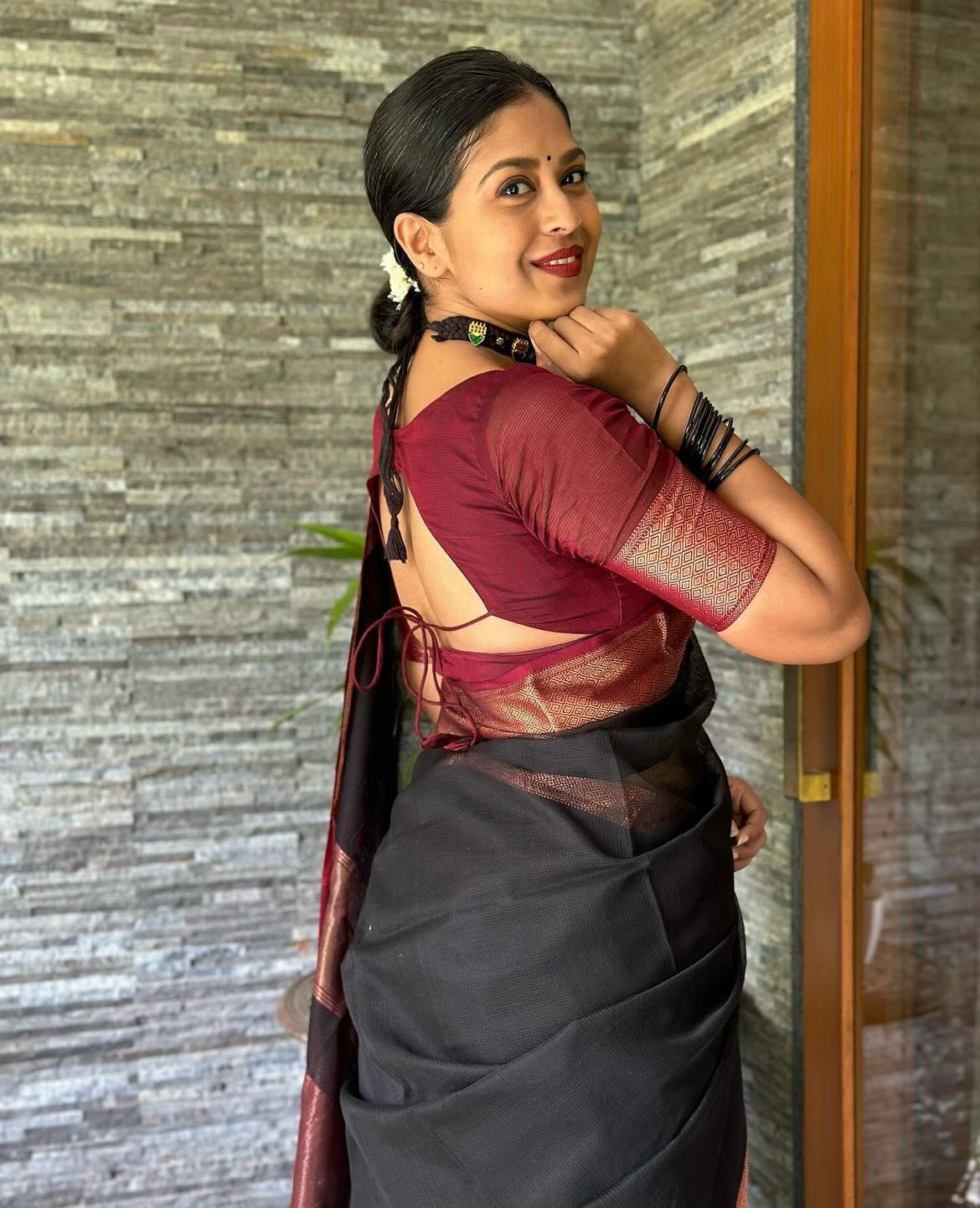 Mellifluous Black Soft Silk Saree With Lagniappe Blouse Piece