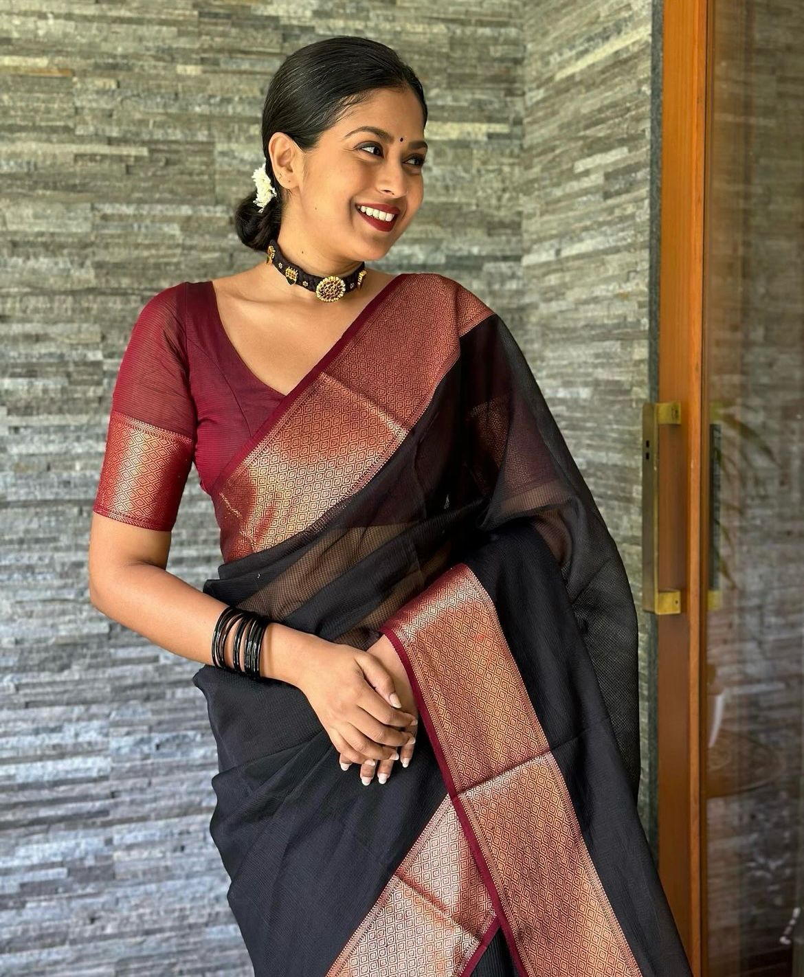 Mellifluous Black Soft Silk Saree With Lagniappe Blouse Piece