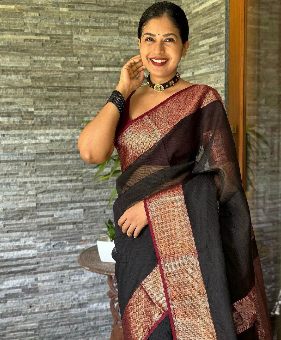 Mellifluous Black Soft Silk Saree With Lagniappe Blouse Piece