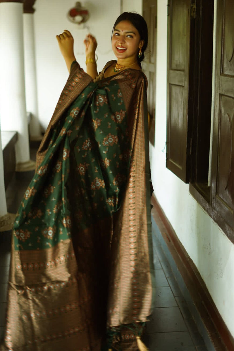 Phenomenal Green Soft Silk Saree With Twirling Blouse Piece