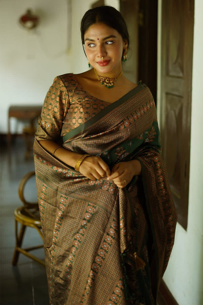 Phenomenal Green Soft Silk Saree With Twirling Blouse Piece
