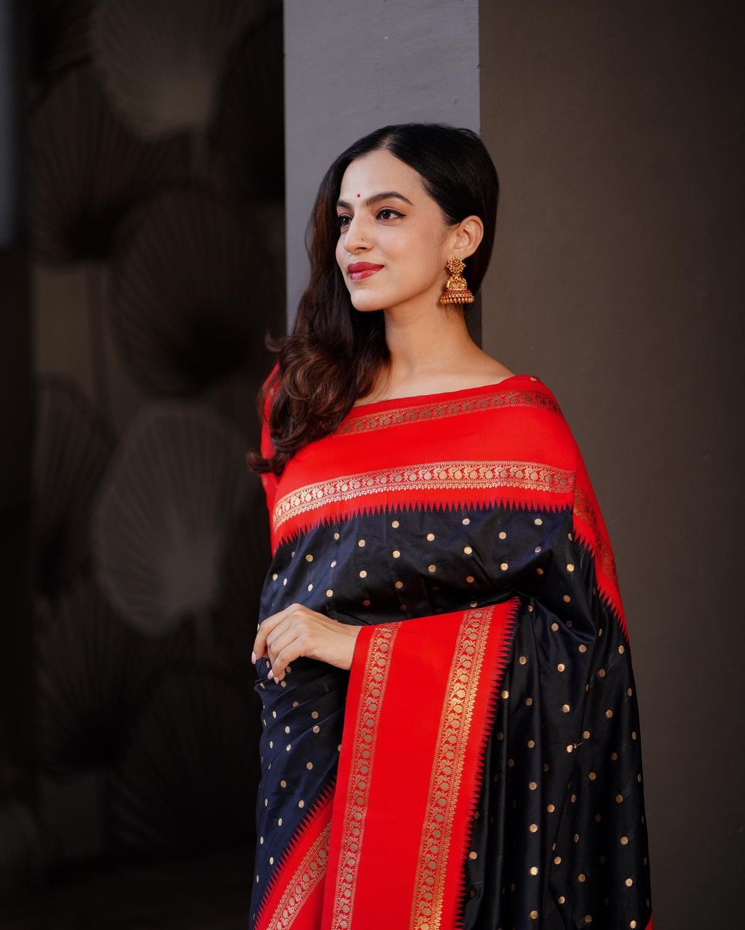 Ethereal  Black Soft Silk Saree With Delightful Blouse Piece