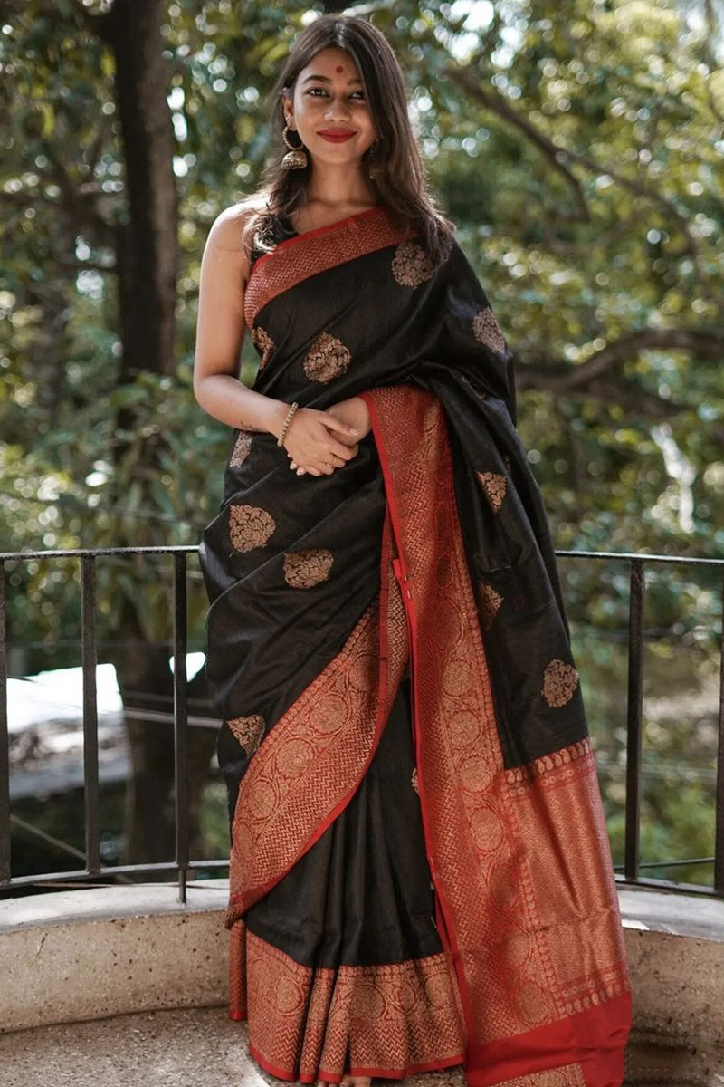 Ephemeral Black Soft Silk Saree With Impressive Blouse Piece