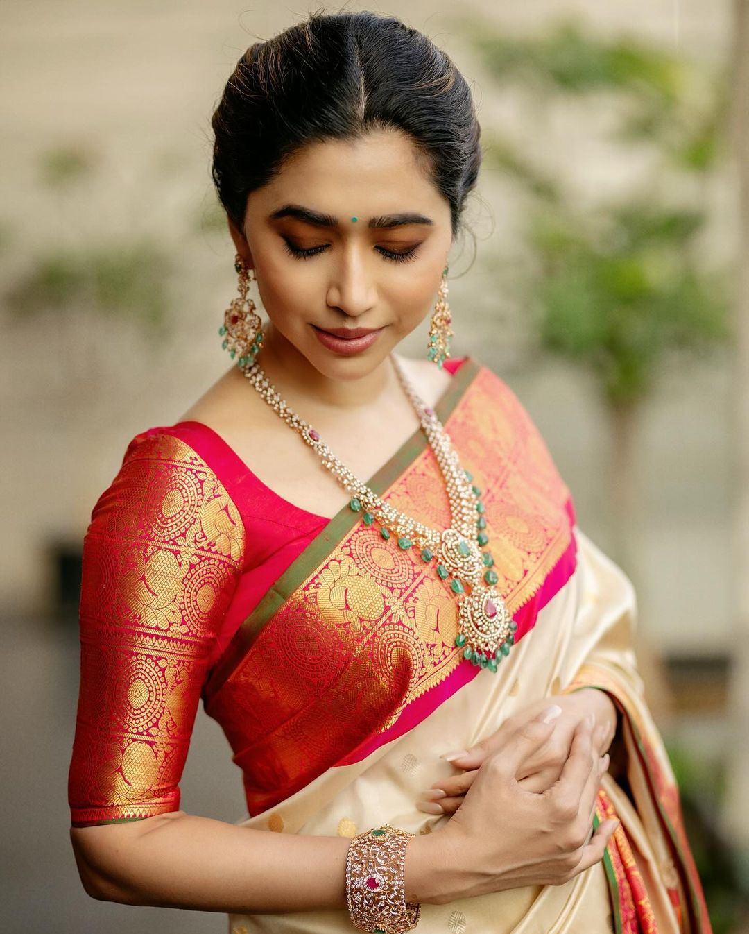 Elision Beige Soft Silk Saree With Girlish Blouse Piece