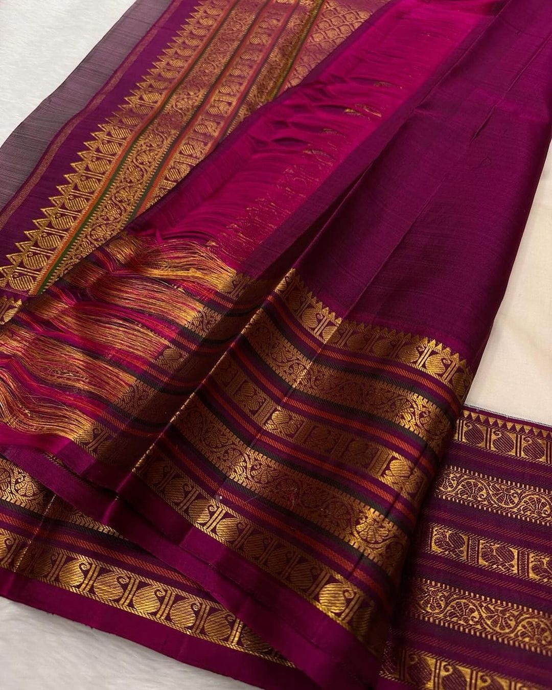 Embrocation Off White Soft Silk Saree With Phenomenal Blouse Piece