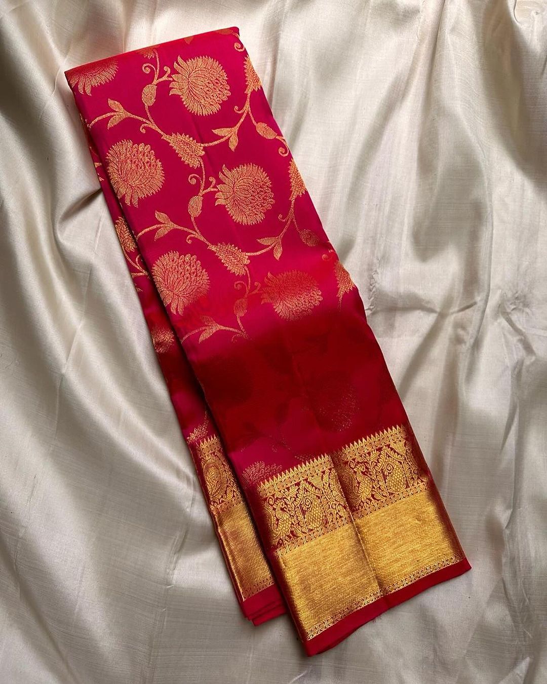 Refreshing Red Soft Banarasi Silk Saree With Extraordinary Blouse Piece