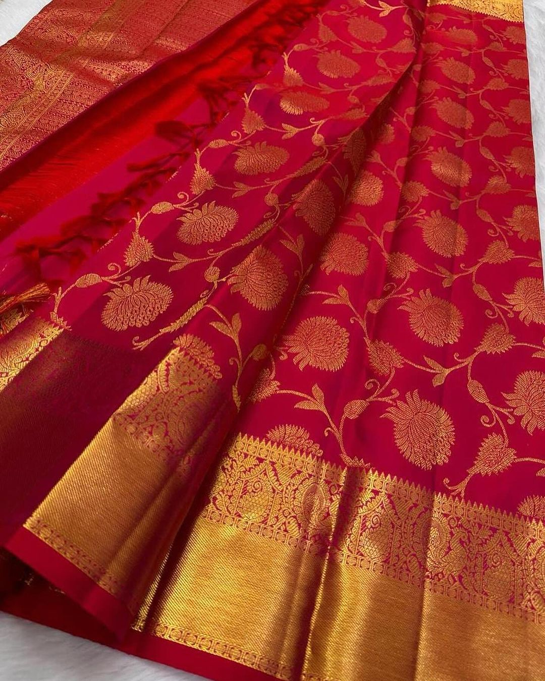 Refreshing Red Soft Banarasi Silk Saree With Extraordinary Blouse Piece
