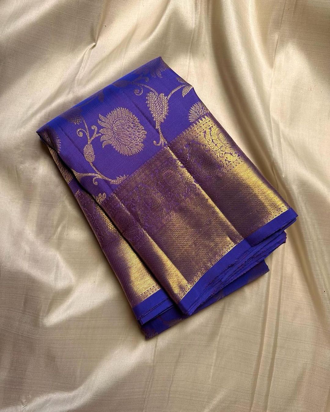 Flaunt Royal Blue Soft Banarasi Silk Saree With Classy Blouse Piece