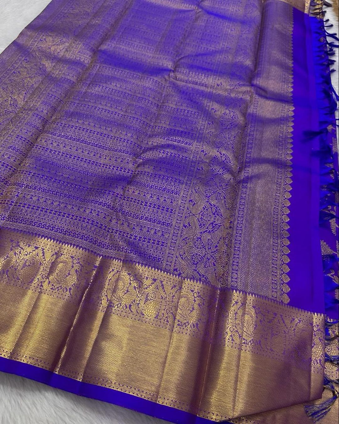 Flaunt Royal Blue Soft Banarasi Silk Saree With Classy Blouse Piece