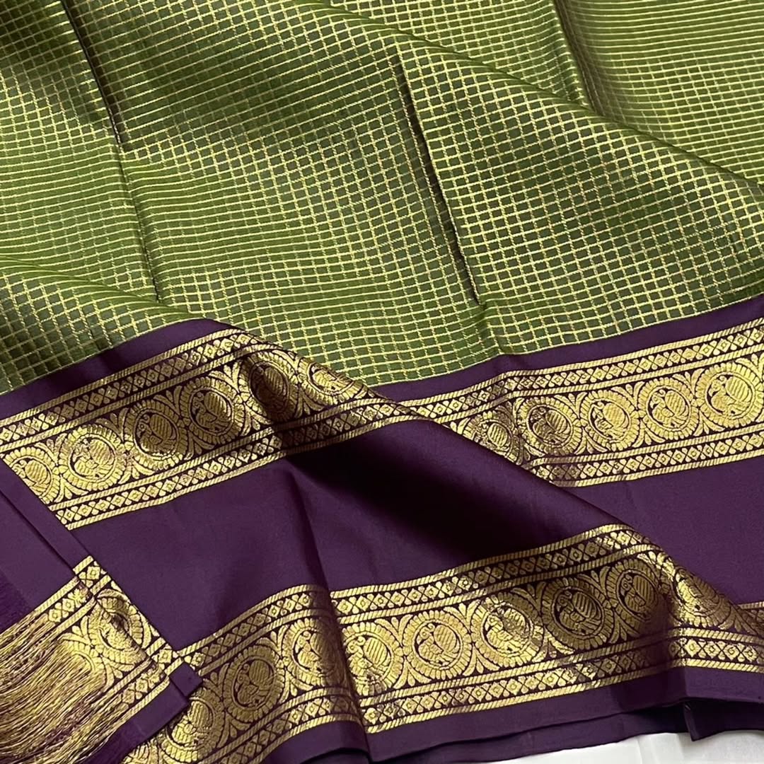 Classy Green Soft Silk Saree With Vivacious Blouse Piece