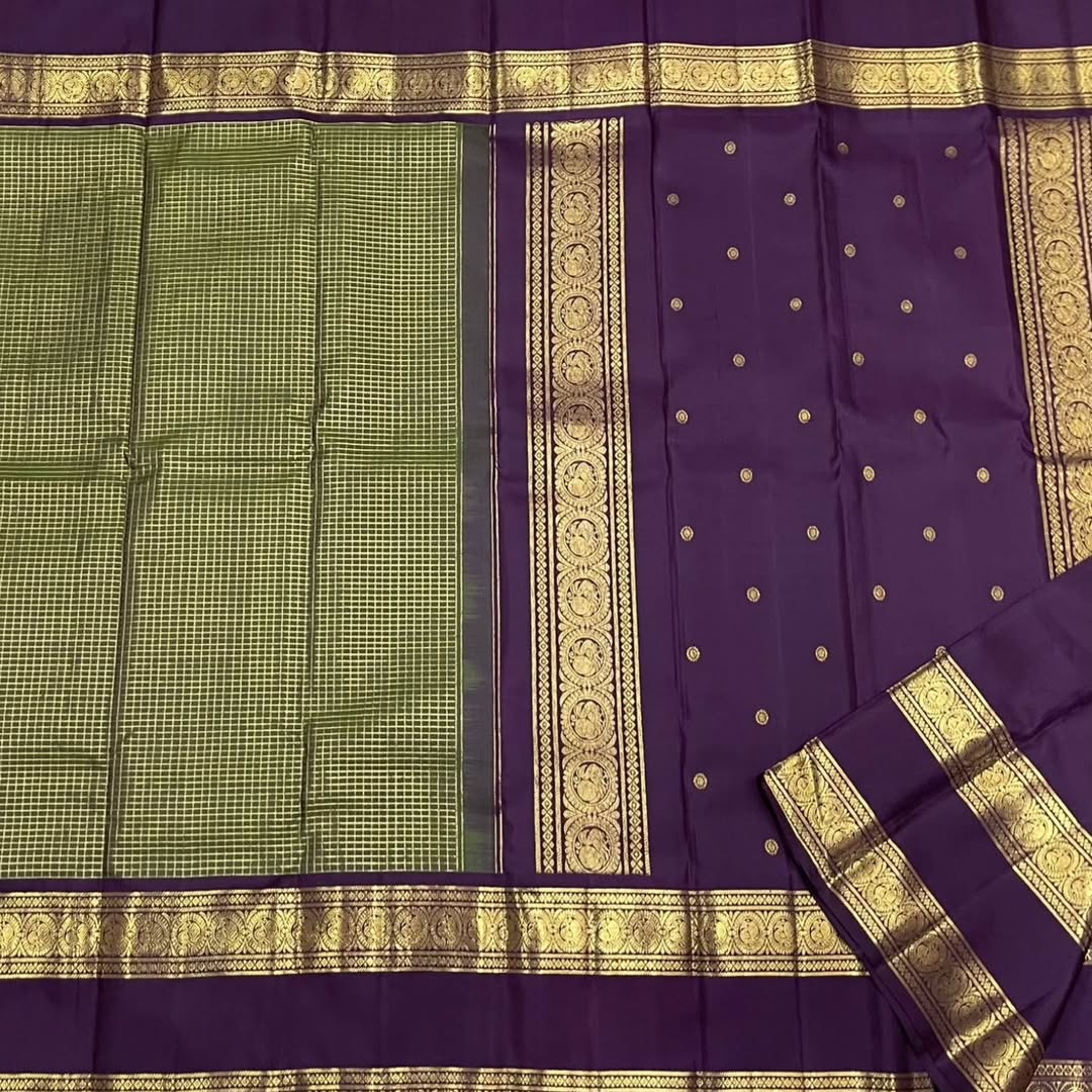 Classy Green Soft Silk Saree With Vivacious Blouse Piece