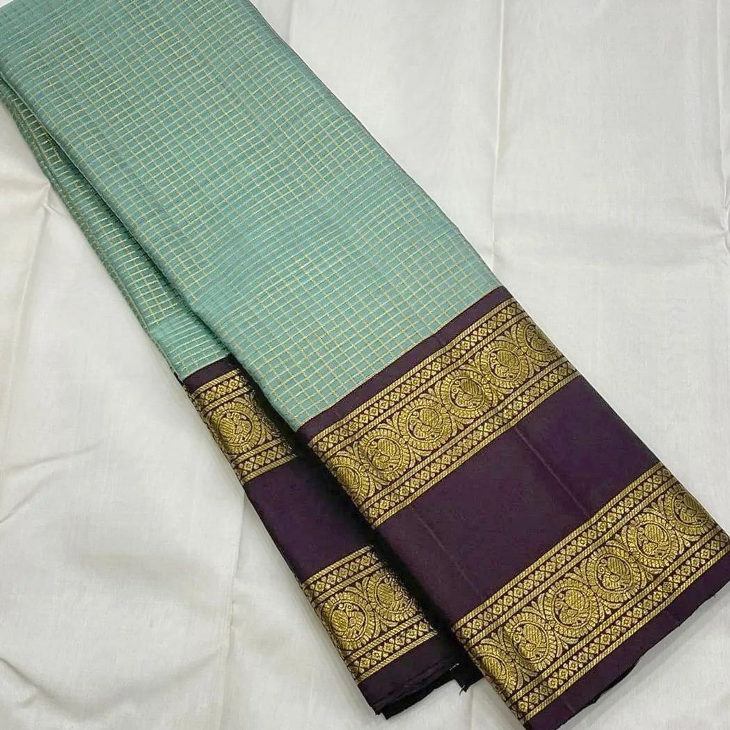 Gleaming Firozi Soft Silk Saree With Flaunt Blouse Piece
