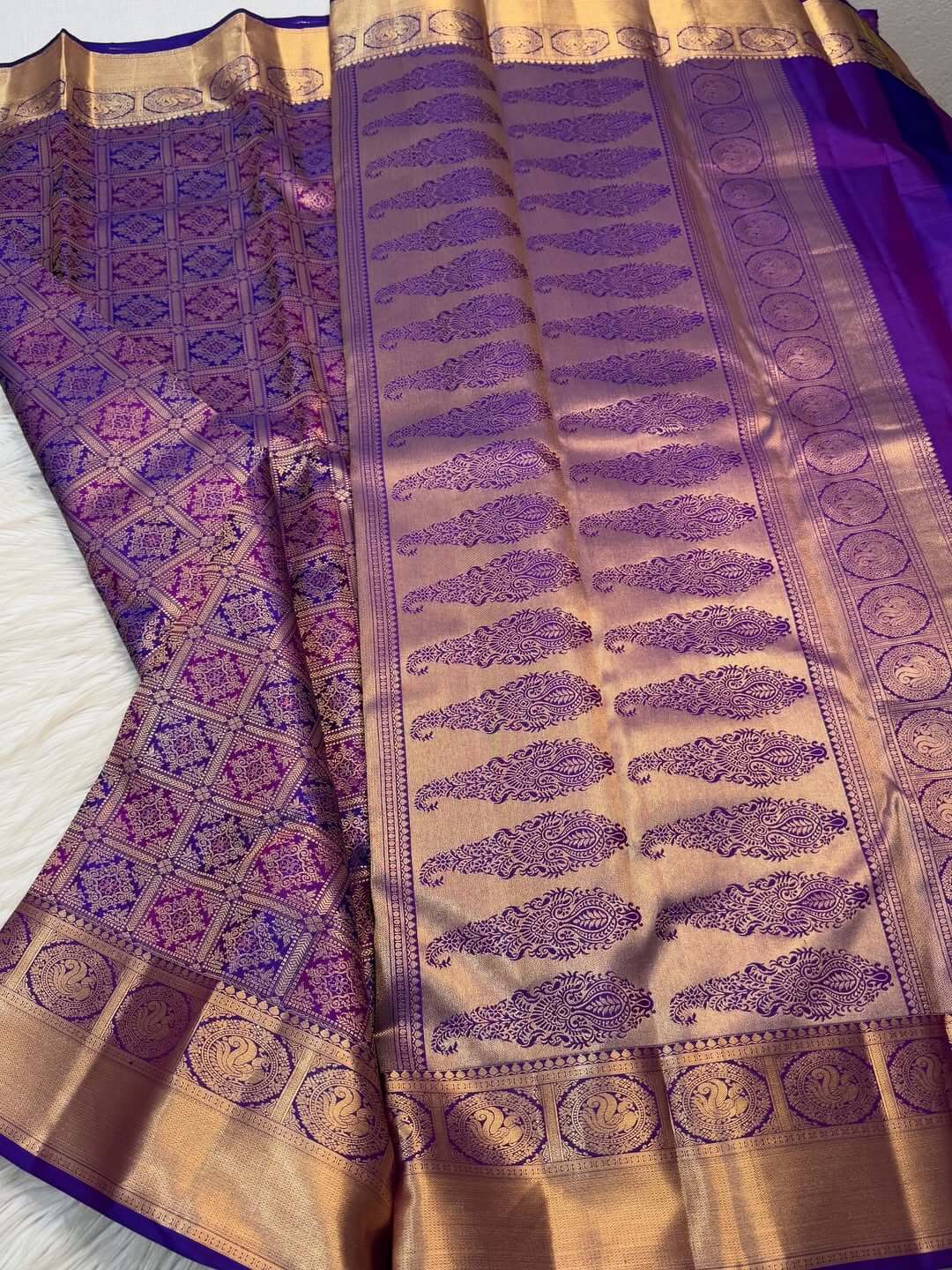 Mellifluous Purple Soft Banarasi Silk Saree With Charismatic Blouse Piece