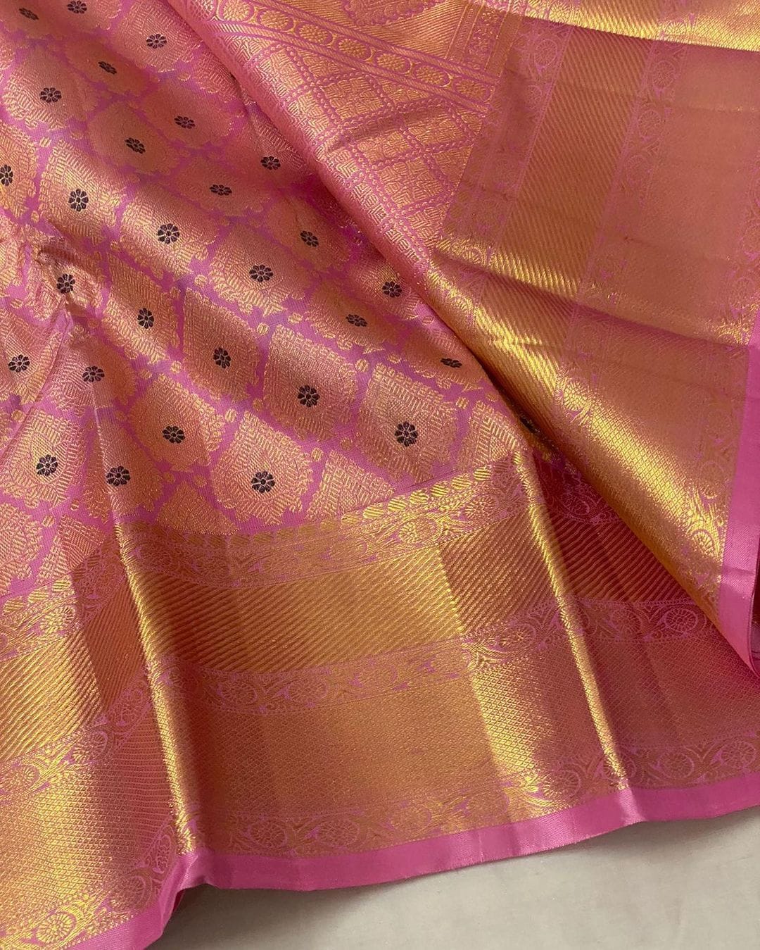 Hypnotic Pink Soft Silk Saree With Felicitous Blouse Piece