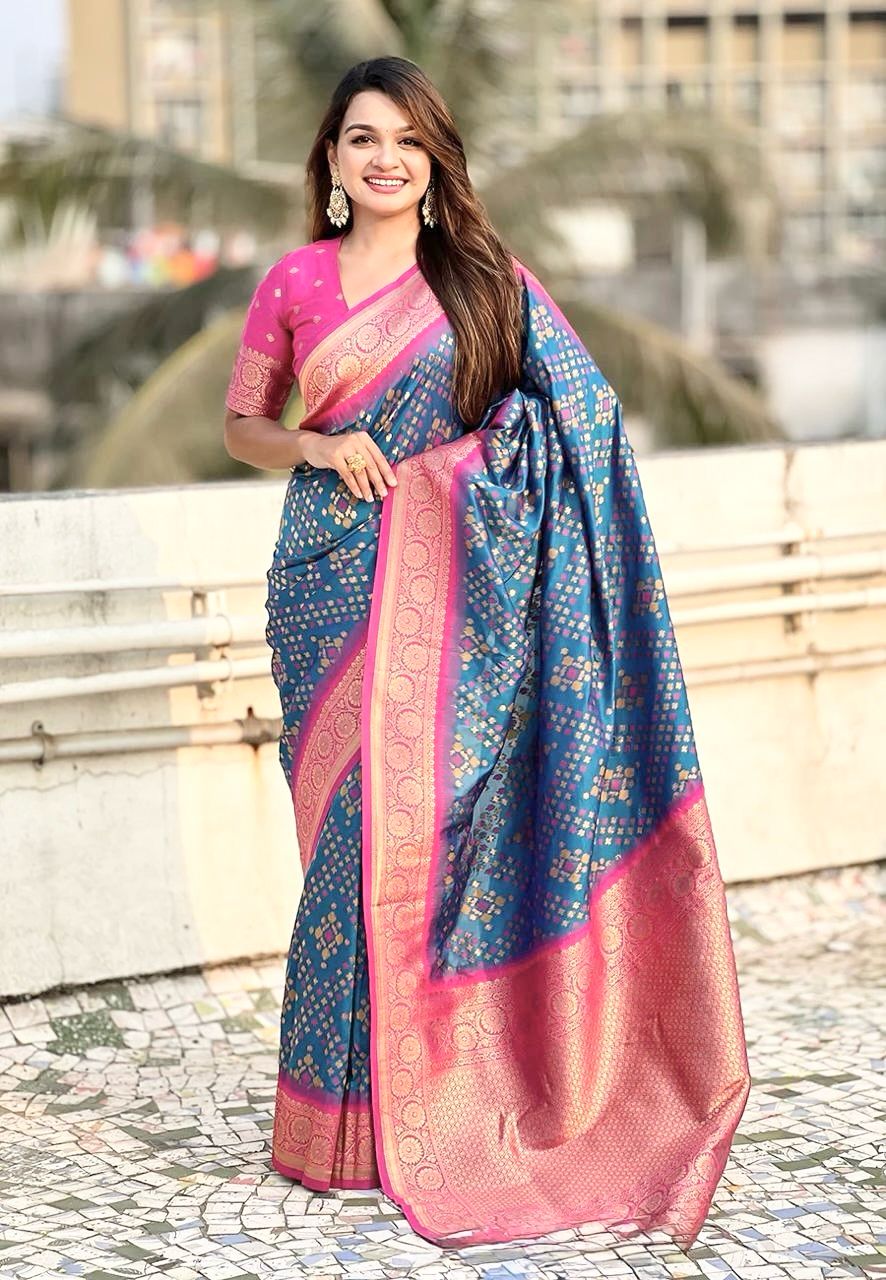 Vivacious Rama Soft Silk Saree With Glittering Blouse Piece