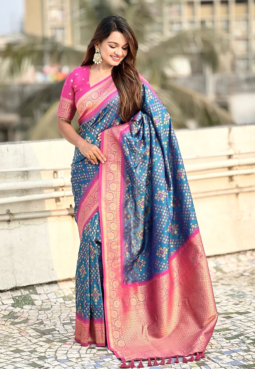 Vivacious Rama Soft Silk Saree With Glittering Blouse Piece