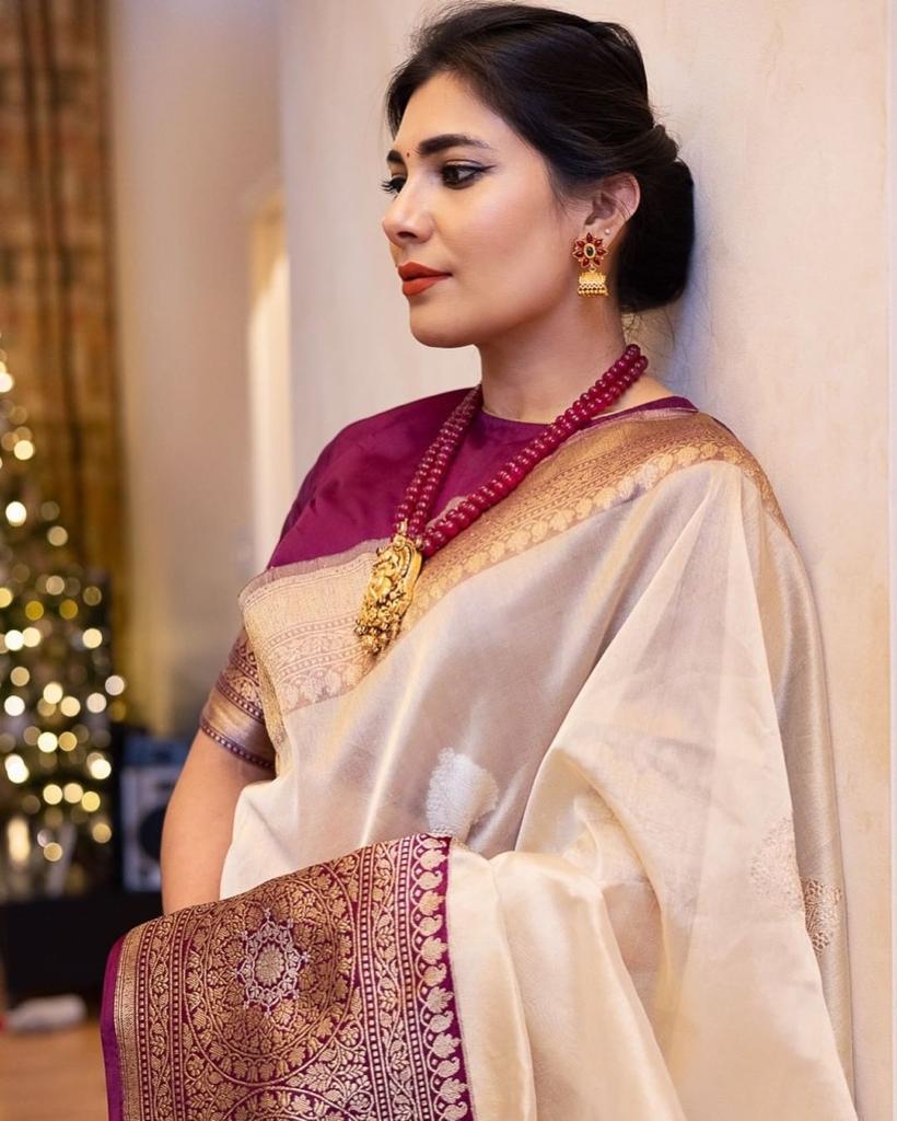 Mesmerising Beige Soft Banarasi Silk Saree With Stunner Blouse Piece