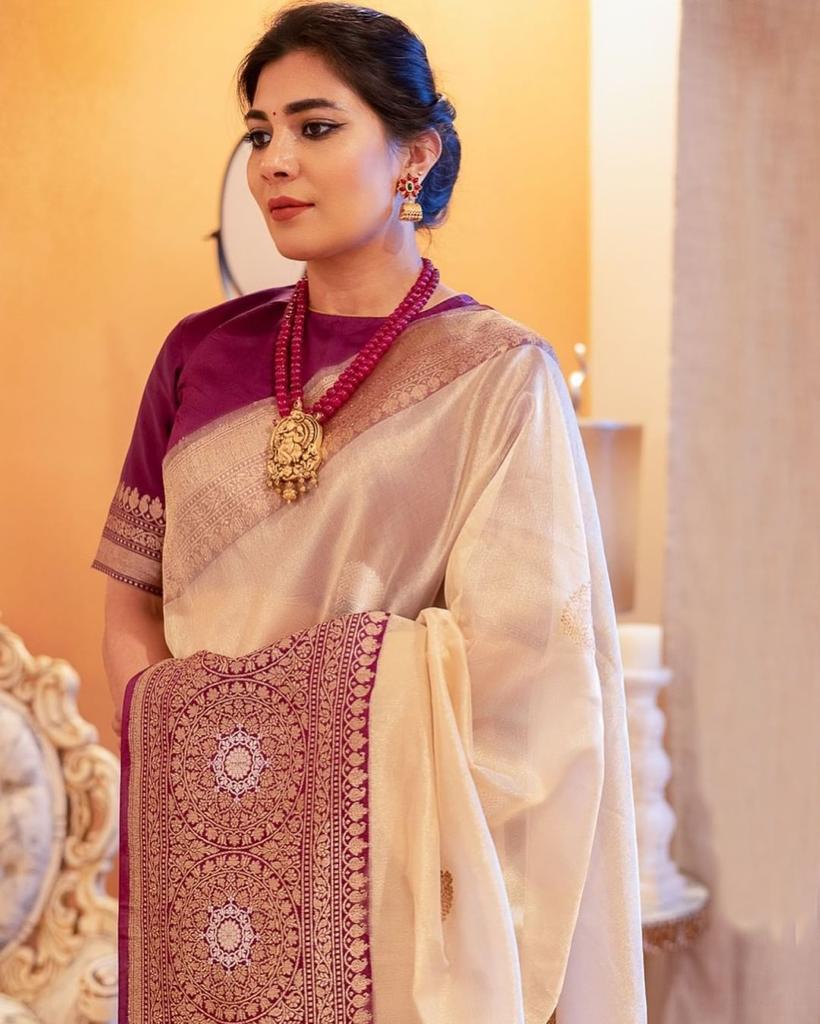 Mesmerising Beige Soft Banarasi Silk Saree With Stunner Blouse Piece